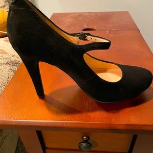 ***NEW WITHOUT TAGS*** Guess Black Suede Mary Jane Pumps, 4” Heels, Size 6 1/2